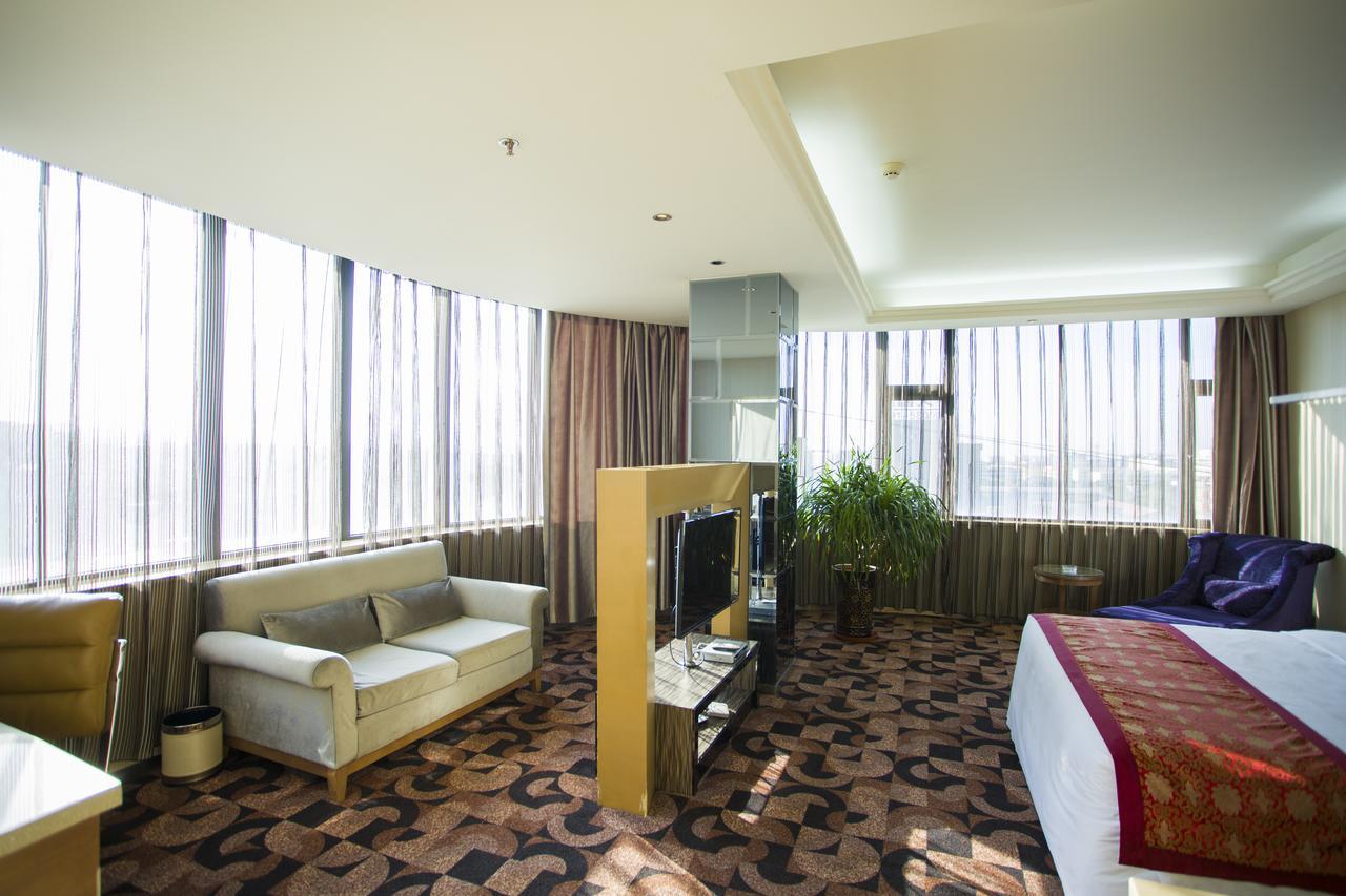 אורומקי Fuke Jirui Hotel מראה חיצוני תמונה